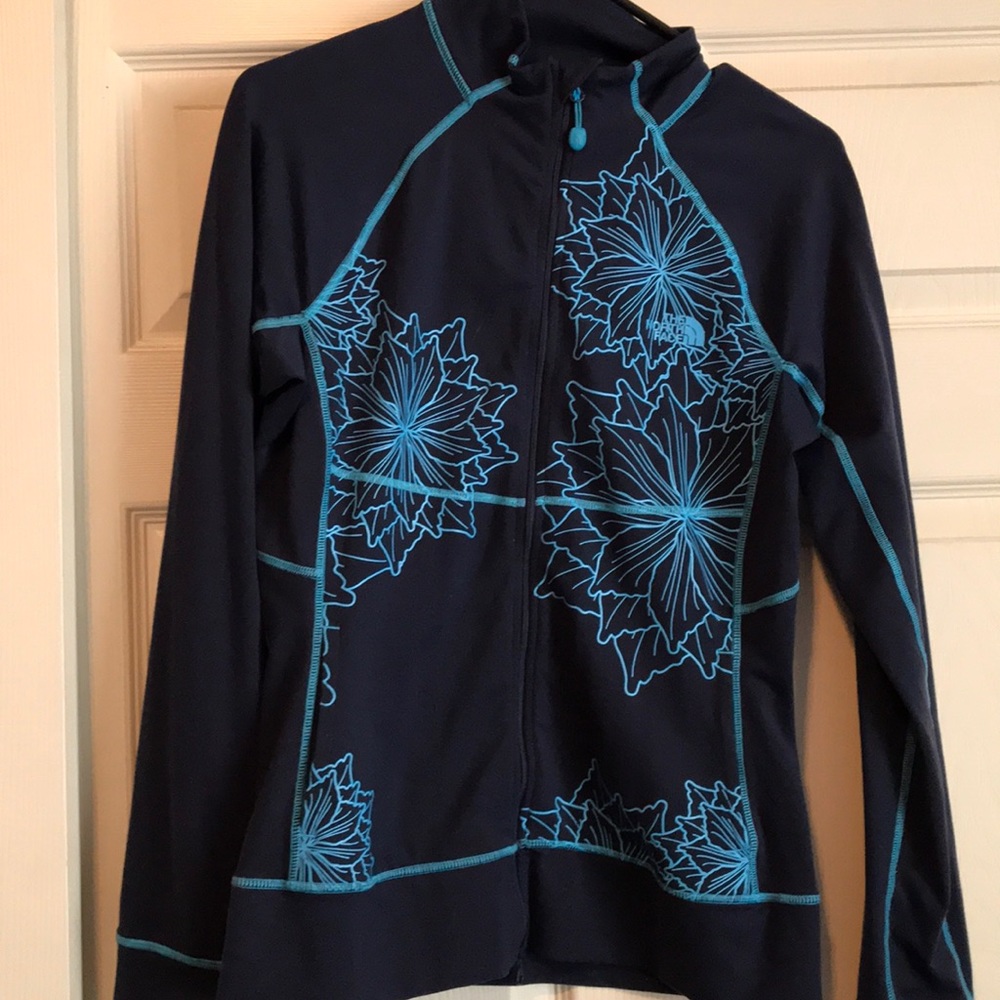 North face women’s light zip up